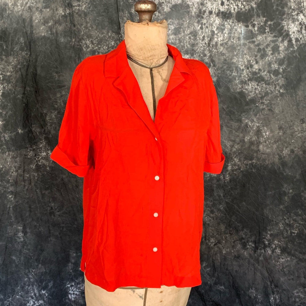 Banana republic red rayon button up blouse